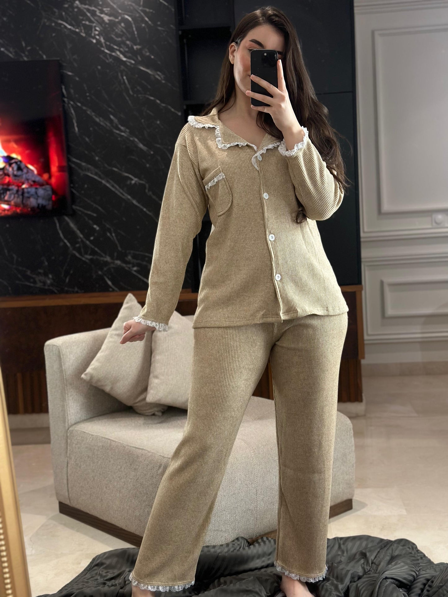 Pyjama finition en dentelle 100 % coton