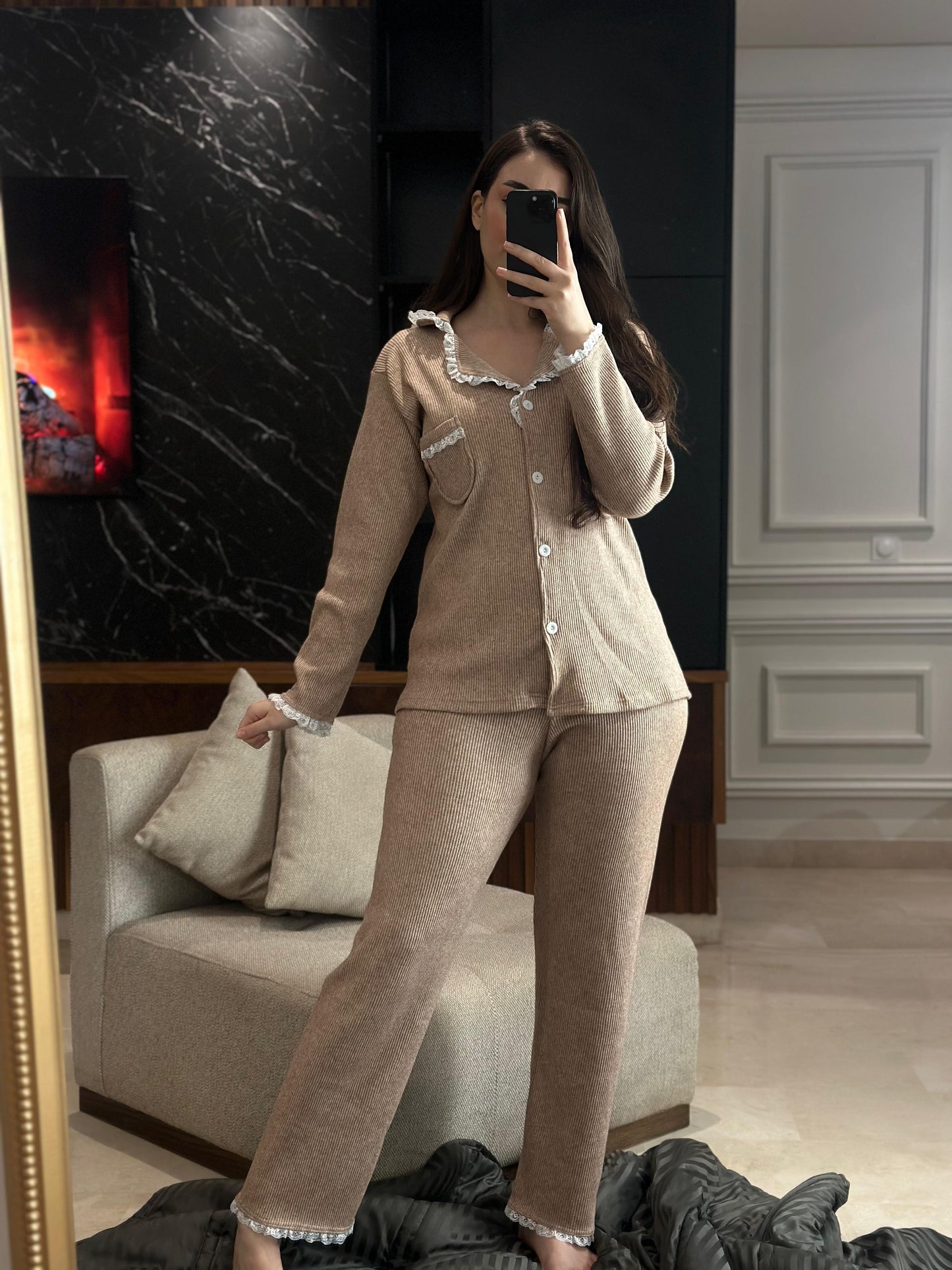 Pyjama finition en dentelle 100 % coton