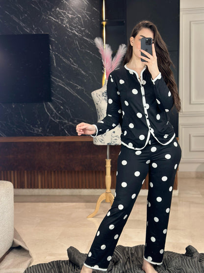M7 - Pyjama à motifs tendance 2025